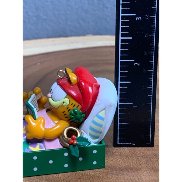 Vintage 1996 Garfield Holiday Cat Napping Christmas Enesco Ornament - Picture 9 of 9